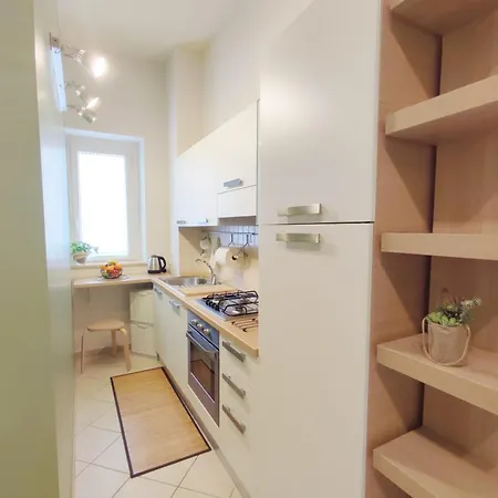 Bilocale Gioiello Lägenhet